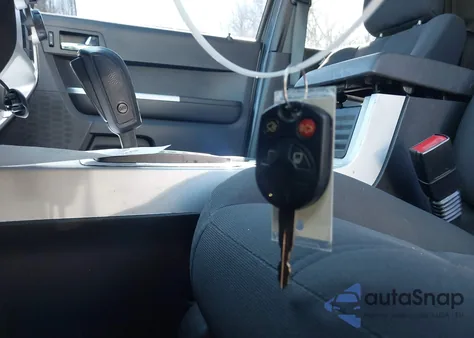 2008 Mercury Mariner V6 from USA, damaged, VIN 4M2CU91148KJ50412